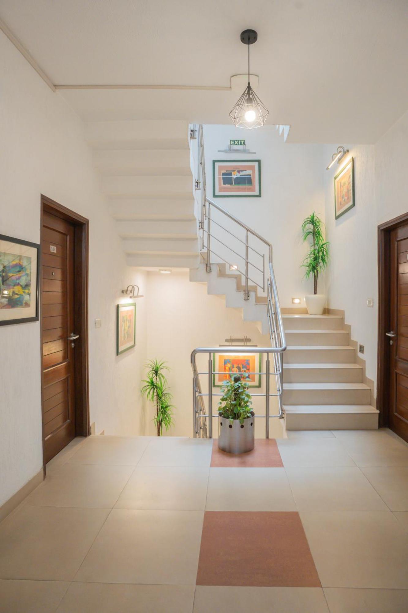 Hotel Ahuja Residency Parklane à Gurgaon Extérieur photo