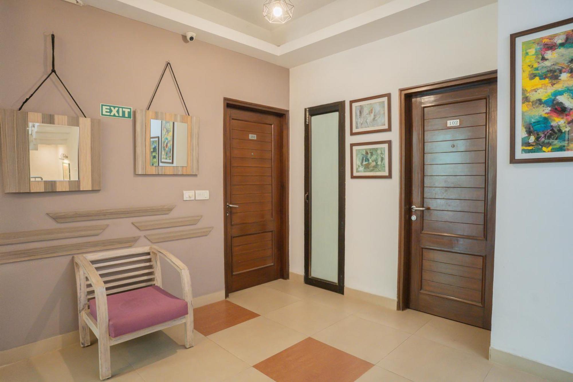 Hotel Ahuja Residency Parklane à Gurgaon Extérieur photo