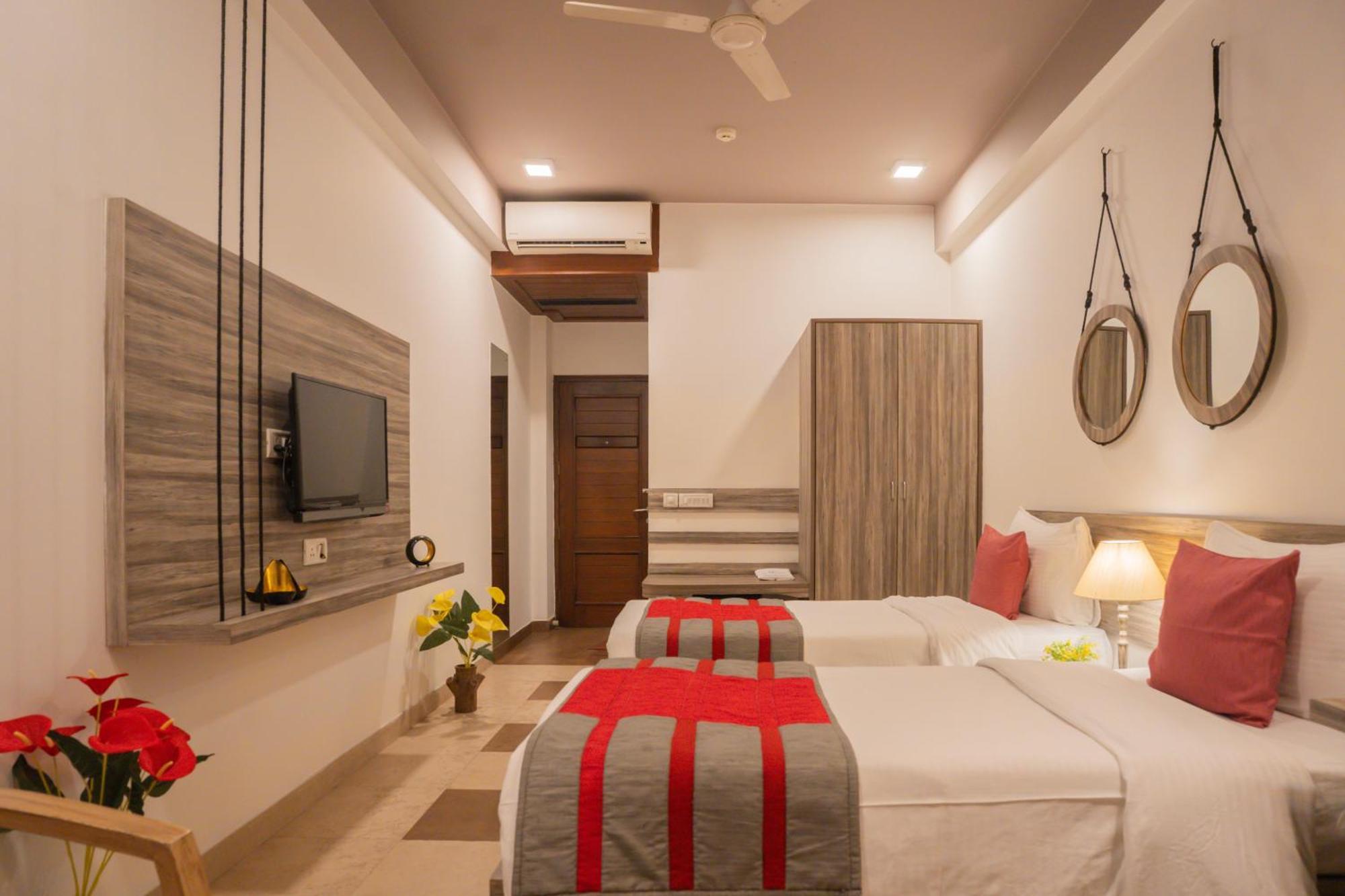 Hotel Ahuja Residency Parklane à Gurgaon Extérieur photo