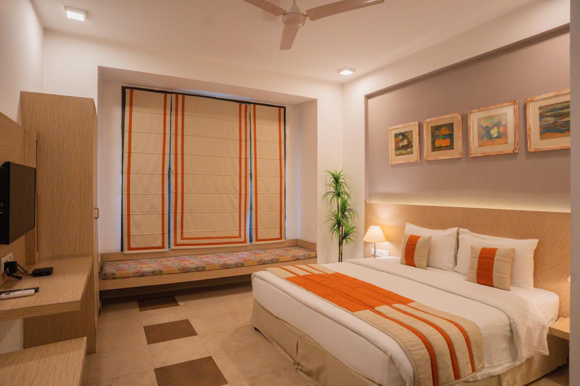 Hotel Ahuja Residency Parklane à Gurgaon Extérieur photo