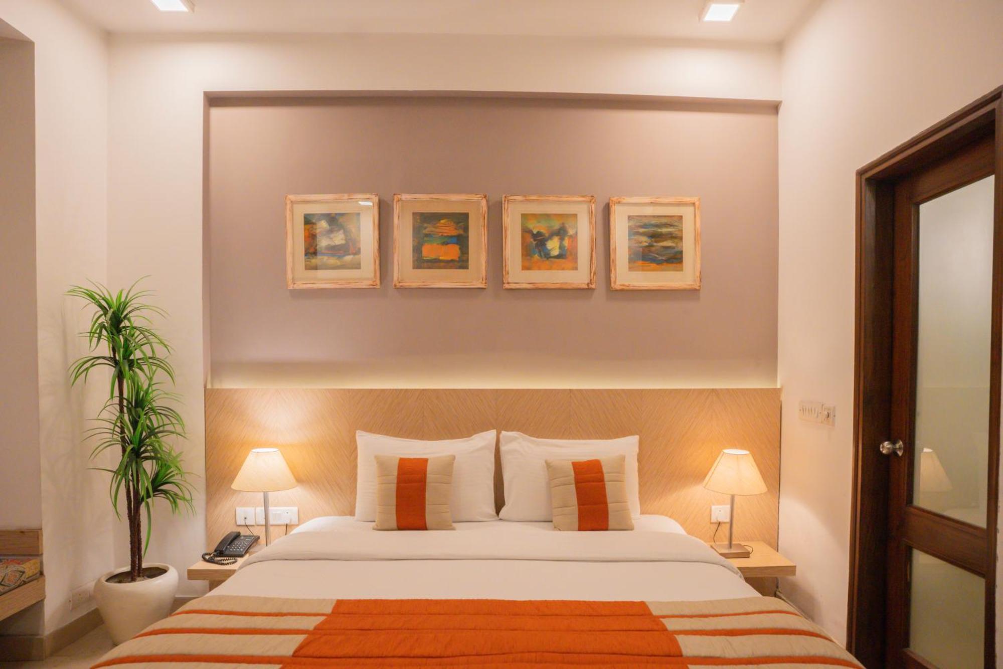 Hotel Ahuja Residency Parklane à Gurgaon Extérieur photo